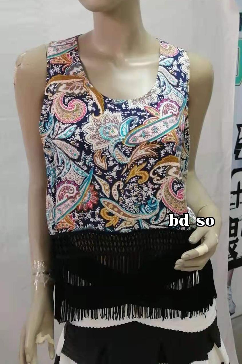Áo thun họa tiết